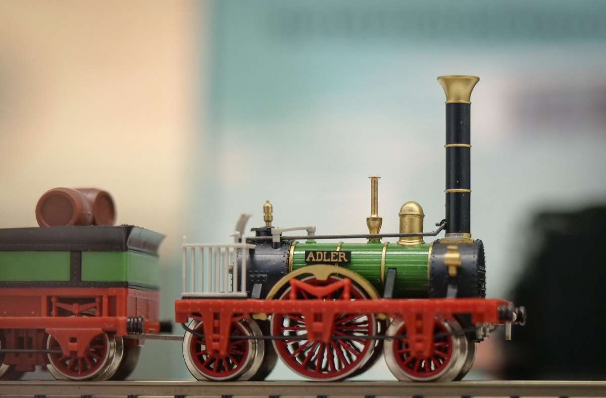 Der historische Personenzug „Adler“ aus 1835 – eine Replik aus dem Jahr 2010 – von der Spielzeugfirma Märklin in Göppingen