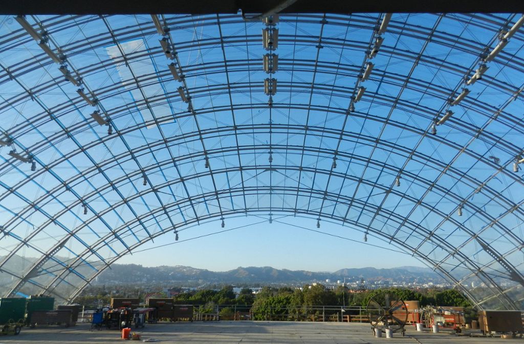 Die Glaskuppel des erweiterten Academy Museums of Motion Pictures hat eine Spannweite von 45 Metern.