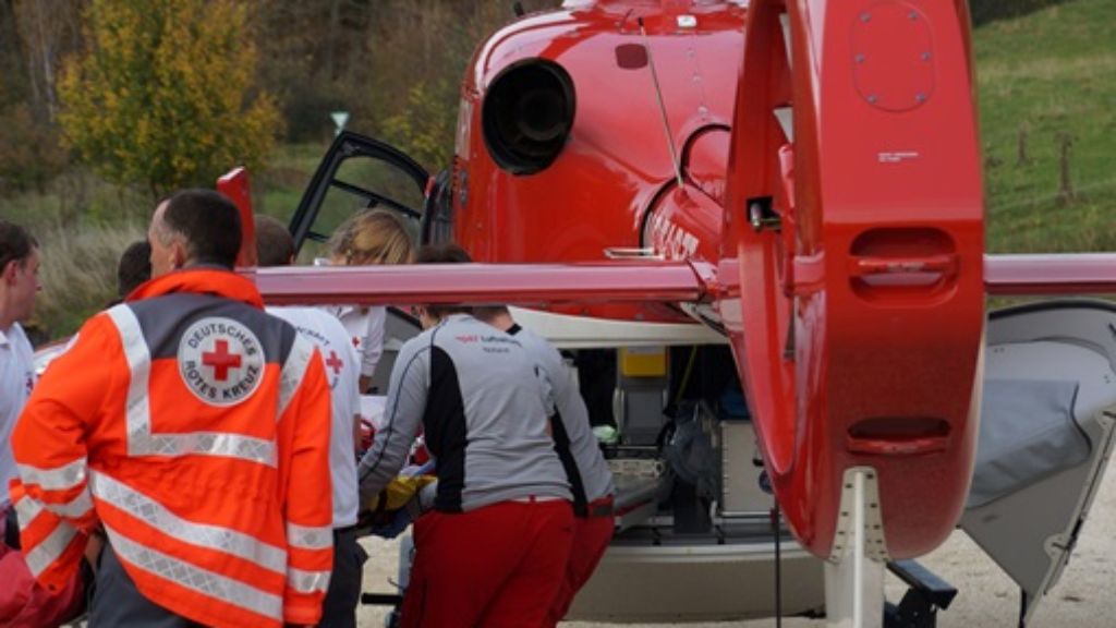 Weilheim-Hepsisau: Motorradfahrerin kommt nach Unfall mit Hubschrauber ins Krankenhaus