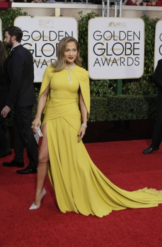Sängerin und Schauspielerin Jennifer Lopez zeigte Bein auf dem roten Teppich.