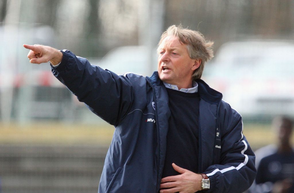 Mit Lorenz-Günther Köstner gingen die Kickers in die Saison 1993/1994. Der Coach musste aber vorzeitig wieder gehen.