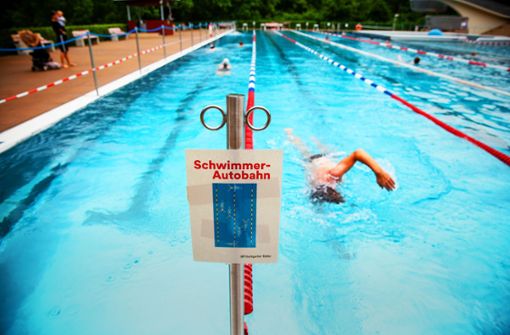 Inzwischen schwimmt es sich nicht mehr ganz so einsam in Möhringen wie kurz nach der Eröffnung im Juni. 650 Gäste dürfen nun zeitgleich ins Bad. Foto: Piechowski