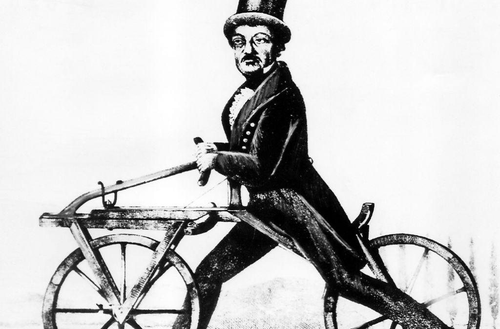 Laufrad: Historische Darstellung des hölzernen Laufrads Draisine, konstruiert 1817 von dem Erfinder Karl Friedrich Christian Ludwig Drais von Sauerbronn (1785-1851).