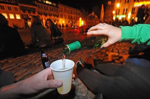 Eine Änderung des Polizeigesetzes soll helfen, Trinkerszenen auszutrocknen. Foto: dpa