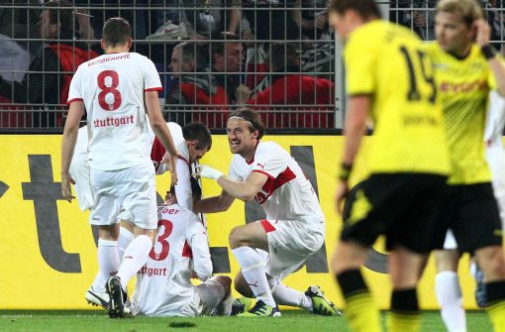 Höhepunkt der sensationellen VfB-Aufholjagd ist der 30. März 2012: In der Partie Borussia Dortmund - VfB Stuttgart fallen acht Tore - sechs davon in den letzten 22 Minuten. Das 4:4 fühlt sich für die Roten an wie ein Sieg. "Für so ein geiles Spiel lohnt es sich, Trainer zu sein", resümiert Bruno Labbadia.
