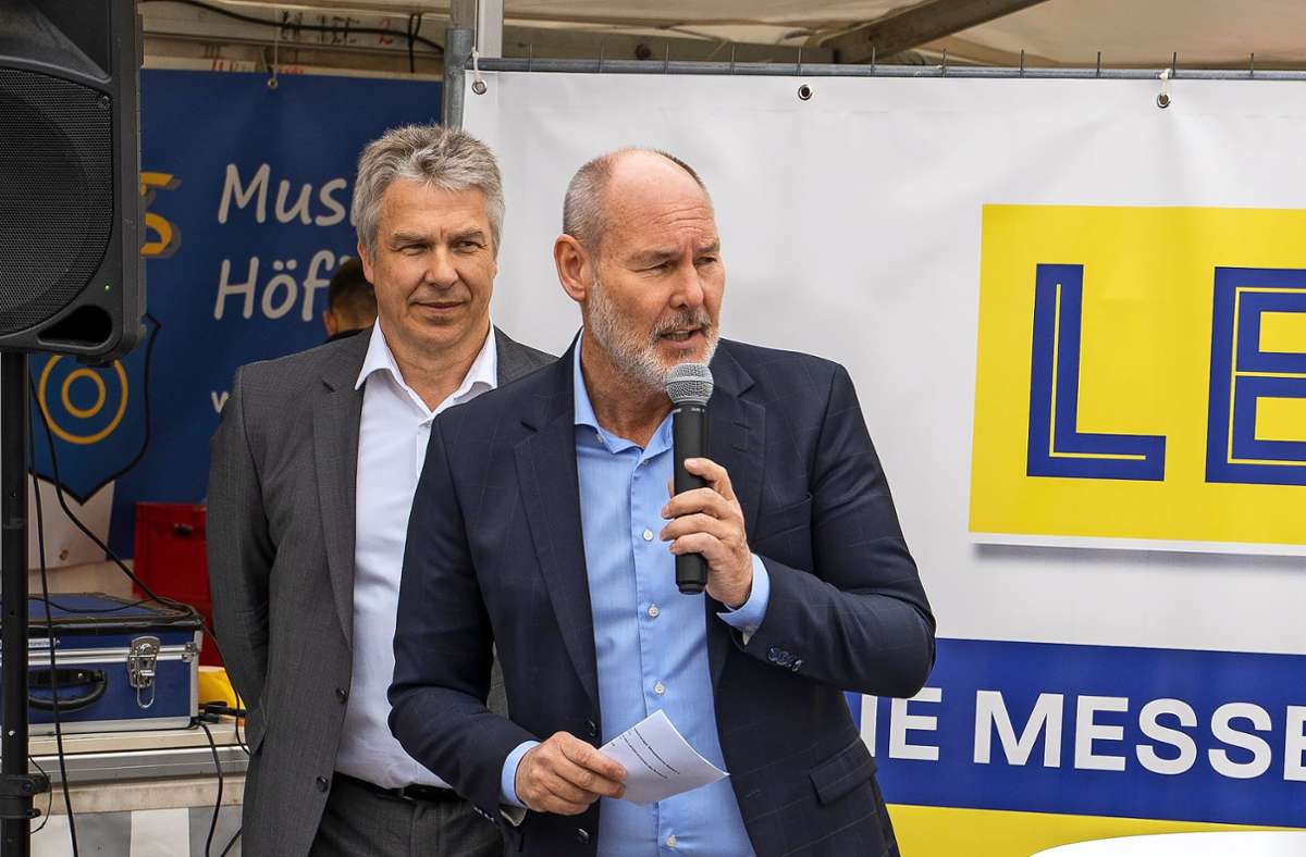 Oberbürgermeister und Schirmherr Martin Georg Cohn (vorne) bei seiner Ansprache auf der Leomess