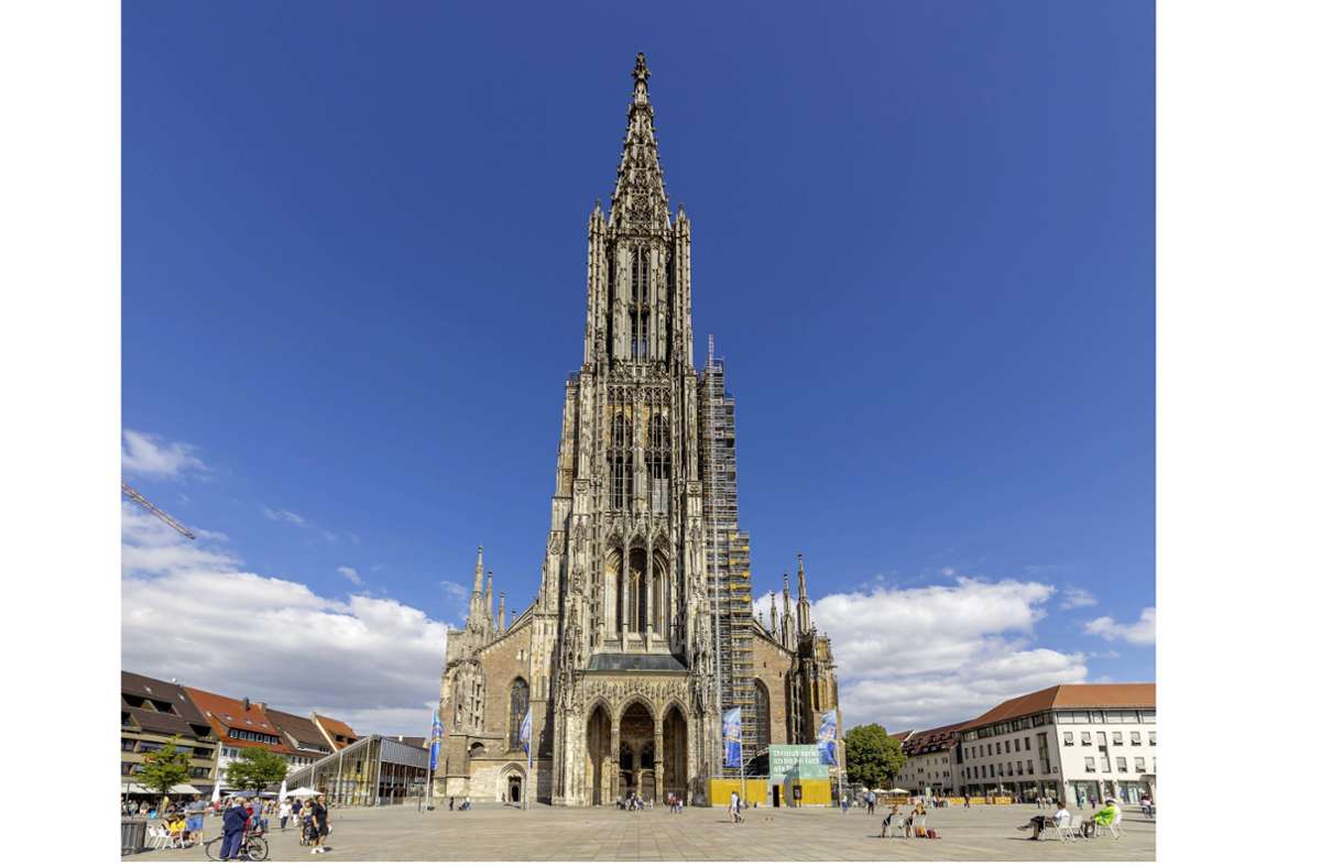 Berühmte Kirche aus dem Land: Das gotische Ulmer Münster mit dem höchsten Kirchturm der Welt.