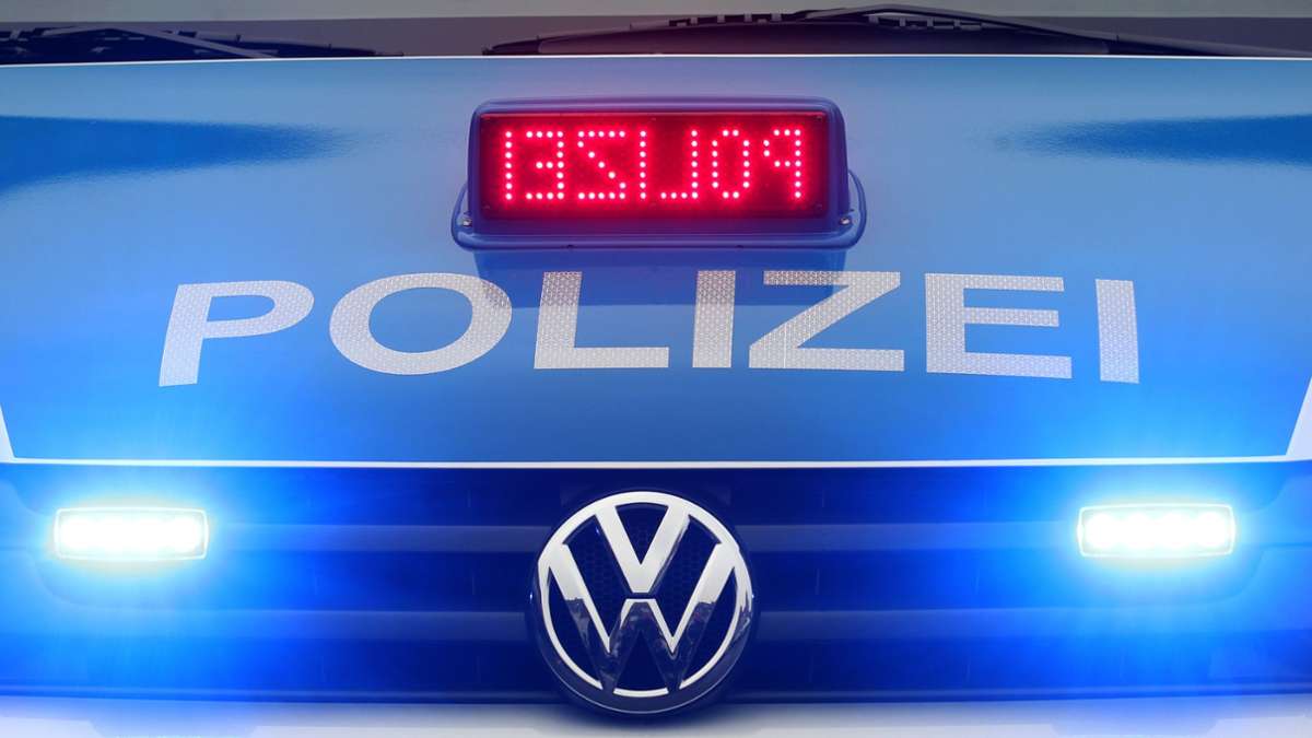 Rothenburg ob der Tauber: Polizei: Busfahrer schubst Fahrgast aus Linienbus