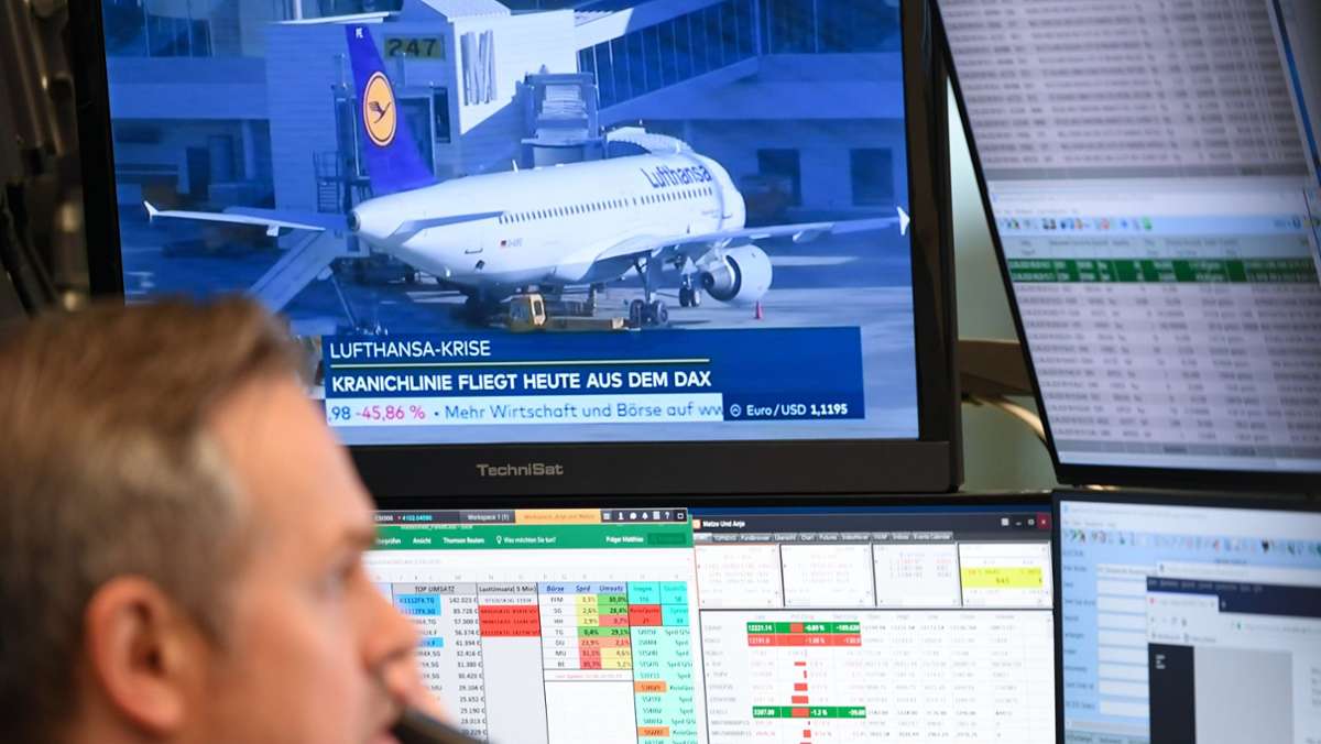  Sorgen um das Rettungspaket setzen die Lufthansa schwer unter Druck. Heftige Verluste während des Corona-Crashs hatten dazu geführt, dass die Papiere ihren Platz im Dax räumen mussten. 