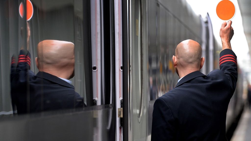  Die Lokführer erheben zusätzliche Tarifforderungen – jetzt hat die Deutschen Bahn AG ein erstes Angebot an die Lokführergewerkschaft GDL gemacht. Von Streiks ist bislang noch nicht die Rede. 