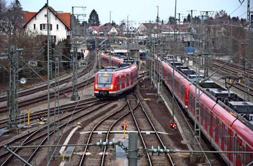 Noch in diesem Jahr soll mit dem Ausbau des Vaihinger Bahnhofs zum Regionalbahnhalt begonnen werden. Foto: Alexandra Kratz