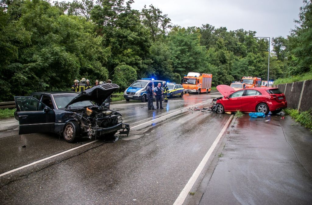 Am Dienstagabend ist es zu einem schweren Verkehrsunfall in Stuttgart-West gekommen.