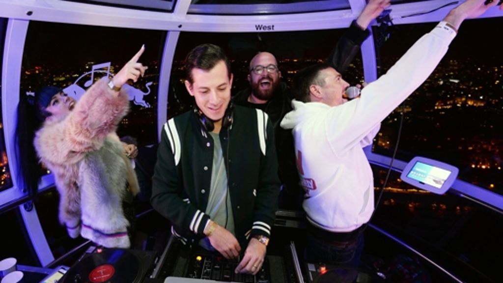  Lily Allen, Mark Ronson und an die 100 DJs und MCs sind am Donnerstag bei der Red Bull Revolutions in Sound in die Luft gegangen. Im legendären Riesenrad London Eye drehte sich buchstäblich alles um eine fette Party. 