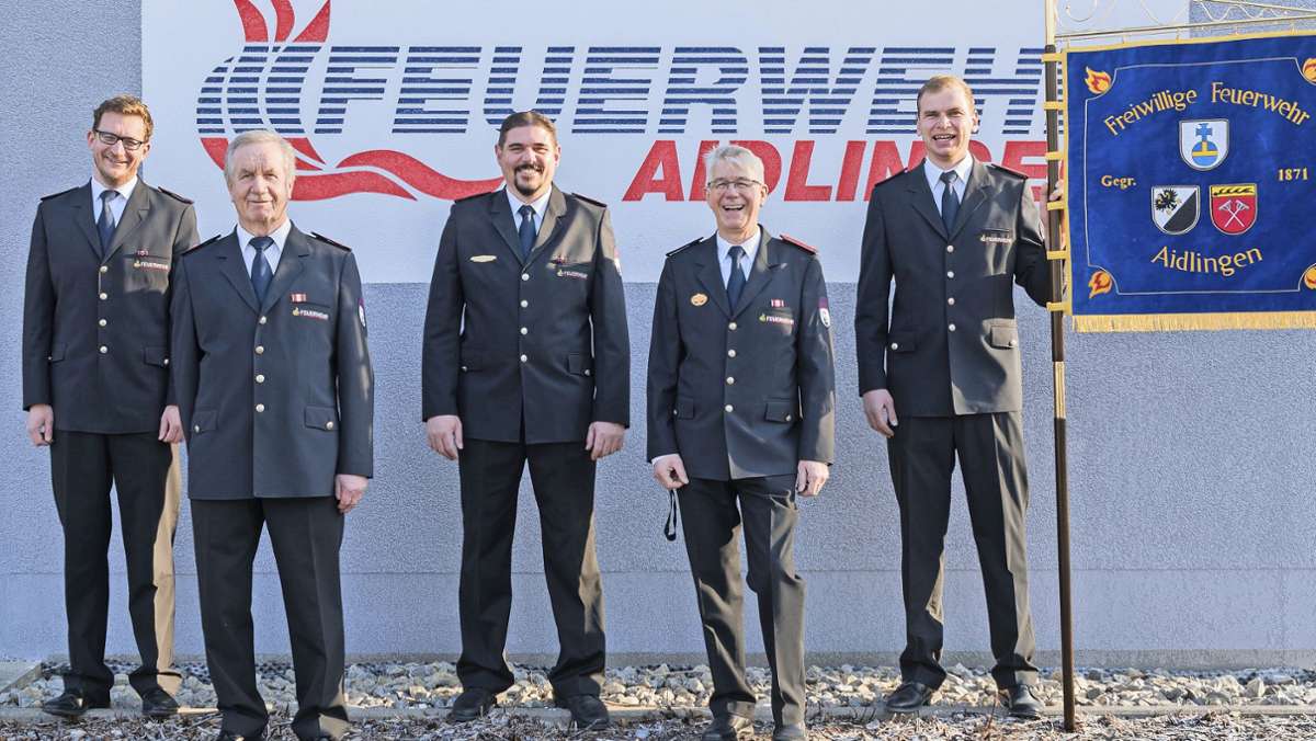 Jubiläum in Aidlingen: Feuerwehr bekommt endlich neue Fahne