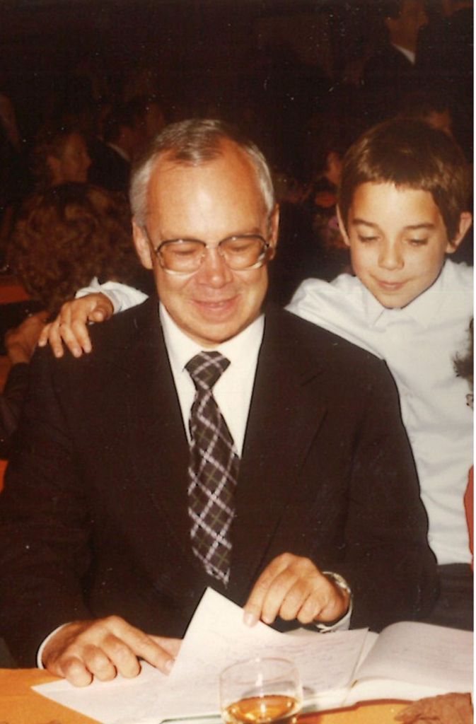 Adolf Merckle mit Tobias 1981 bei einem Firmenjubiläum