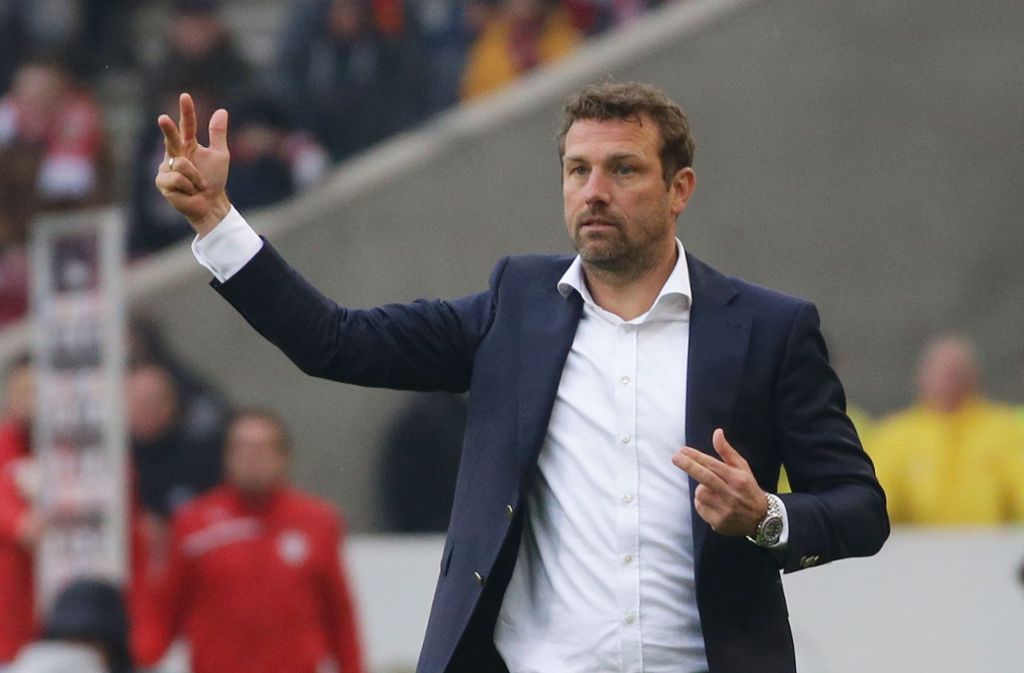 Markus Weinzierl hat beim VfB Stuttgart im Oktober 2018 begonnen, seitdem aber kaum Erfolge verbuchen können. Seit Vertrag läuft noch über den Sommer hinaus. Wahrscheinlich ist, dass es dennoch zur Trennung kommt und der VfB auf einen neuen Coach setzt – unabhängig vom Saisonausgang.