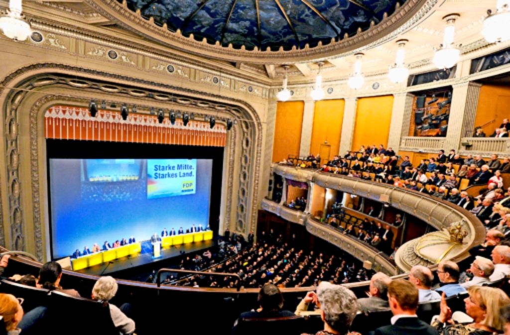 Ein unvergleichlicher Rahmen: das Dreikönigstreffen der FDP lebt nicht nur von mehr oder weniger starken Rednern, sondern auch vom Flair des Staatstheaters. Foto: dpa