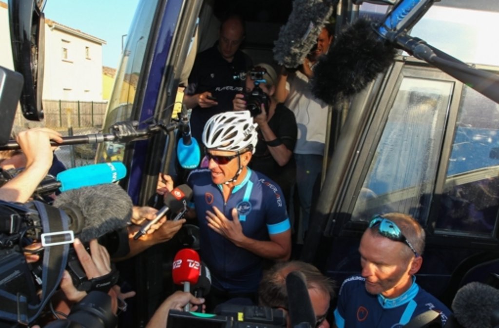 Fotografen drängen sich in Veneque um Lance Armstrong.