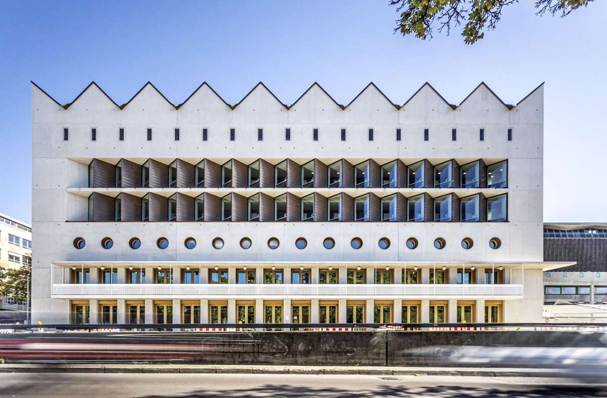 Beton können sie auch: Die LRO Architekten Lederer, Ragnarsdottir und Oei haben den Erweiterungsbau der Landesbibliothek WLB Stuttgart entworfen. Die WLB ist mit fünf Millionen Medien die größte wissenschaftliche Bibliothek in Baden-Württemberg.