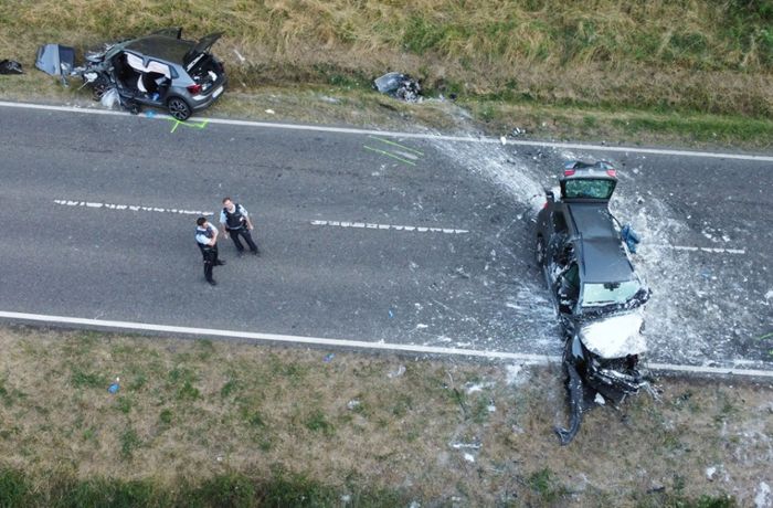 Unfall bei Pforzheim: 55-Jähriger kracht in Gegenverkehr und stirbt