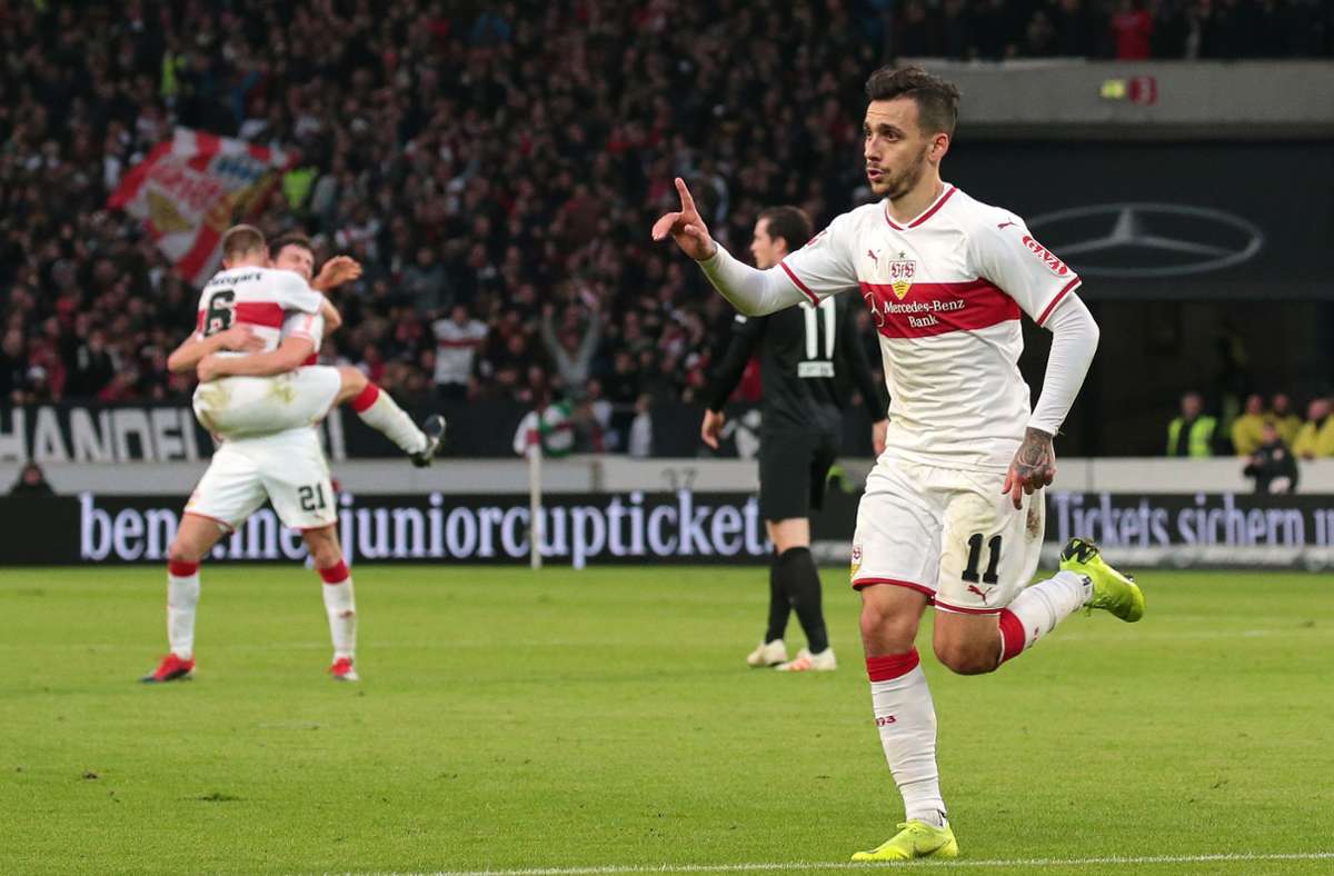 VfB-FCA 1:0 (1. Dezember 2018): Anastasios Donis hieß der umjubelte Matchwinner bei dem Heimerfolg gegen den FCA. In der Rückrunde sollte der VfB allerdings mit 0:6 unter die Räder kommen.