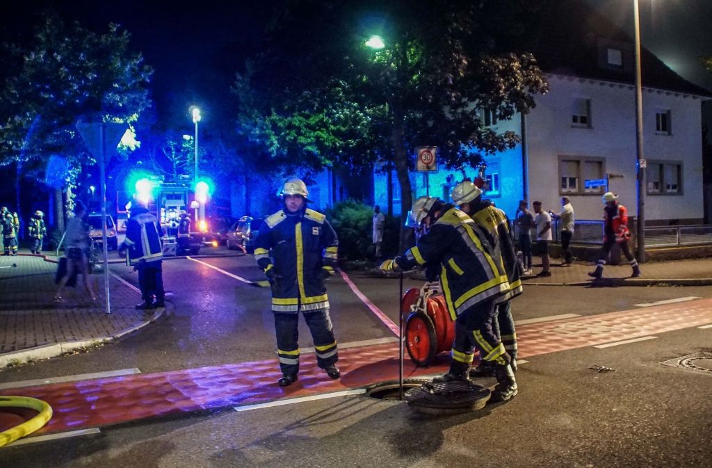 Die freiwillige Feuerwehr Renningen rückte mit 50 Mann an, um den Brand zu löschen.