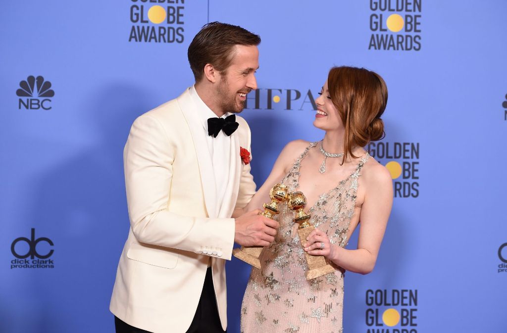 Die Musical-Romanze „La La Land“ ist der große Gewinner der Golden Globes. Der Film mit Emma Stone und Ryan Gosling sahnte sieben Preise ab.