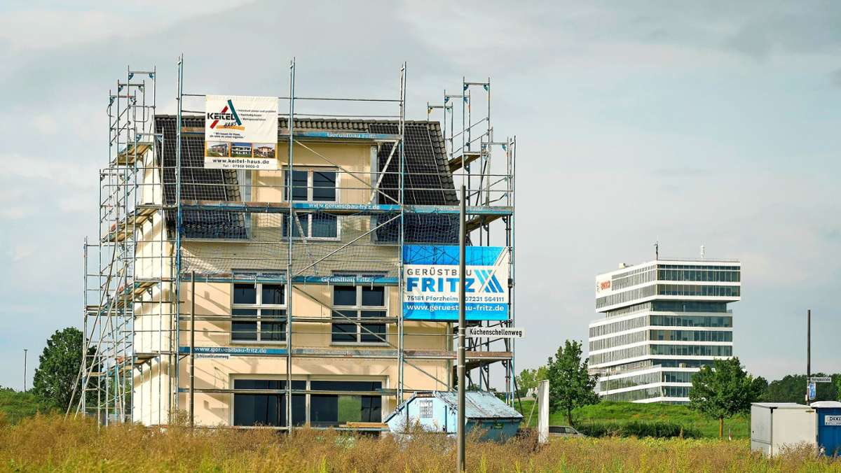 Neuer Abschnitt in Renninger Baugebiet: Die ersten Häuser ragen schon empor