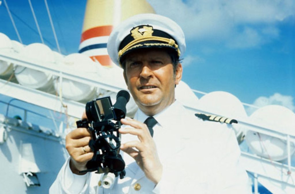 ... mit Günter König: Er war der erste Kapitän auf der Vistafjord und gehörte somit Rademanns erster erfolgreicher Crew an. Als Kapitän Braske blieb er jedoch nur bis 1982 und wurde dann bereits ...