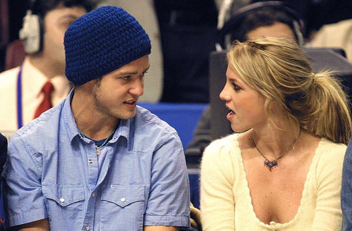 Eine echte Sandkastenliebe verband Britney Spears und Justin Timberlake. Ihre Gefühle füreinander entdeckten sie, als sie gemeinsam beim Disney Club moderierten. Dass alte Liebe doch rostet, musste Justin im Jahr 2002 bitter erfahren: Das Paar trennte sich - angeblich, weil Britney sich liebestechnisch umorientiert hatte.