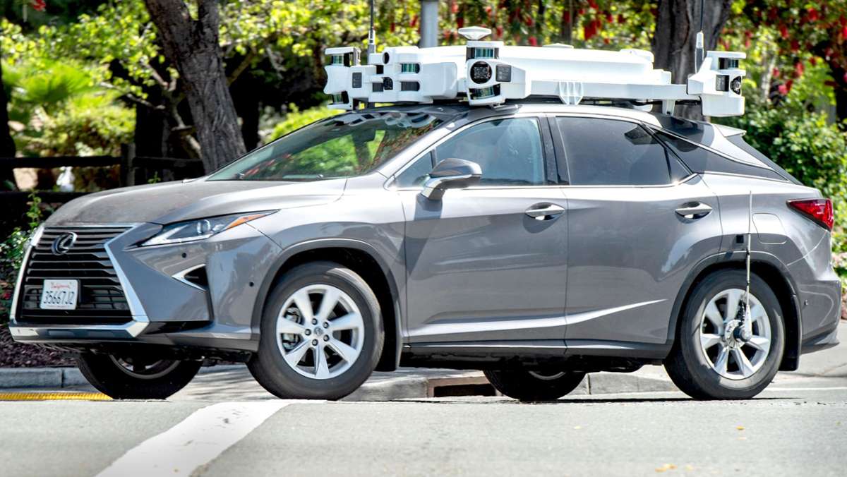  Immer wieder tauchen Gerüchte auf zu einem Roboterauto des iPhone-Konzerns. Nun verdichten sich Hinweise, dass Apple Milliarden in den Autobauer Kia investieren will. Was das für die Zukunft autonom fahrender E-Autos bedeuten könnte. 
