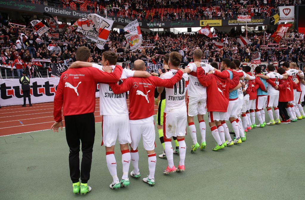 Die Spieler des VfB Stuttgart können von den Fans gar nicht genug bekommen. Und umgekehrt.