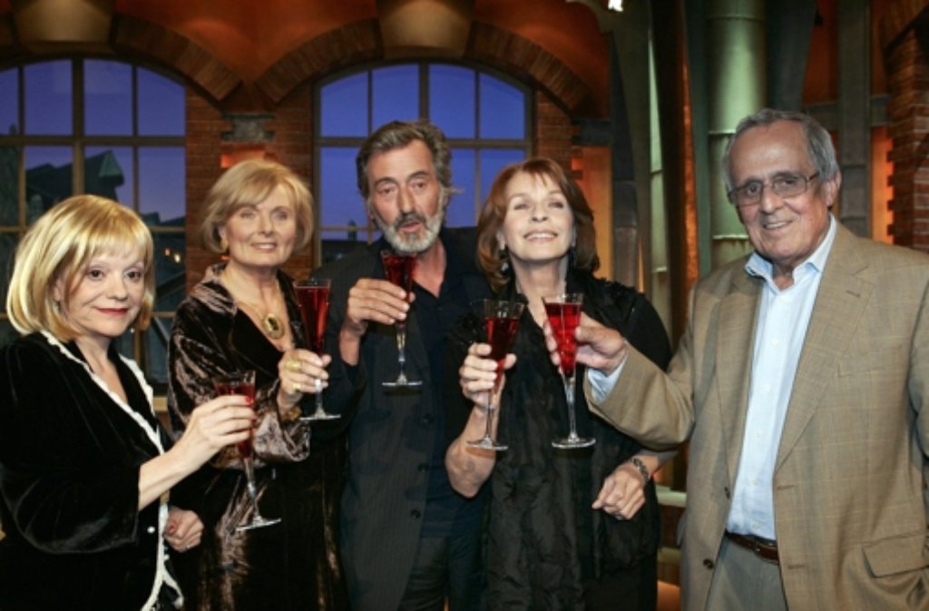 2006: Dieter Hildebrandt (rechts) trifft in der Talkshow "Beckmann" auf seine Kollegen von "Kir Royal", Edda Pfaff, Ruth Maria Kubitschek, Regisseur Helmut Dietl und Senta Berger (von links).