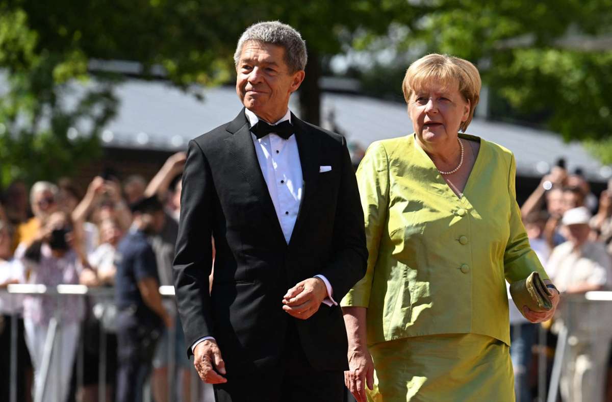 Auch Altkanzlerin Angela Merkel und ihr Mann Joachim Sauer durften natürlich nicht fehlen...