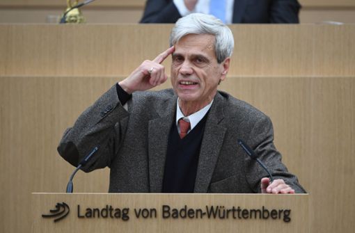 Wolfgang Gedeon soll nach dem Wille der AfD-Spitze aus der Partei fliegen. Foto: dpa