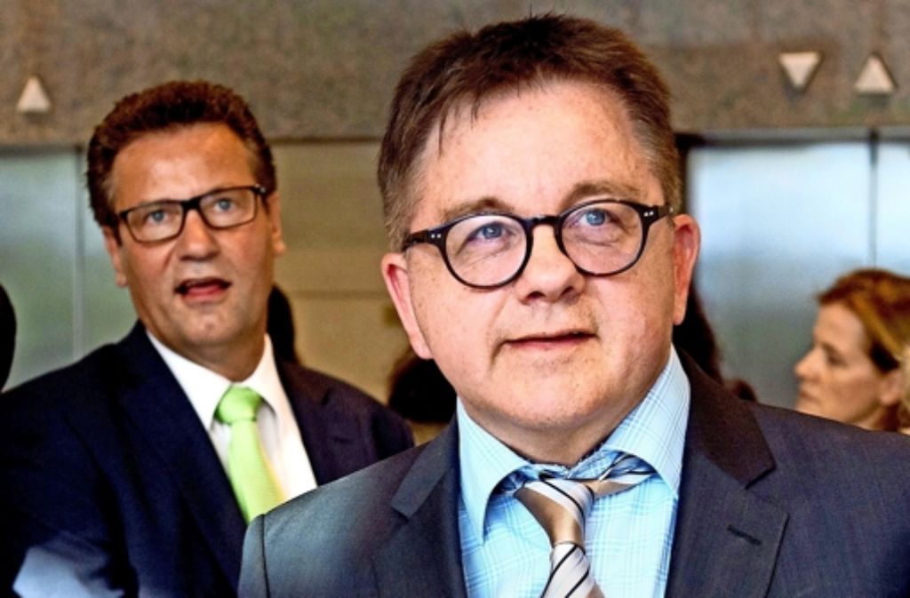 Der bisherige Chef der CDU-Landtagsfraktion, Peter Hauk (links), muss dem neuen Spitzenkandidaten Guido Wolf  auch im Landtag den Vortritt lassen. Foto: dpa