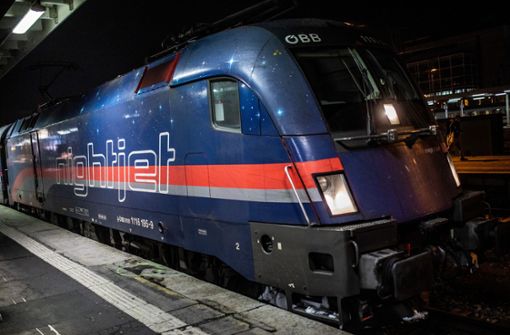 Der neue Nachtzug bereit zur Abfahrt am Hauptbahnhof in Stuttgart. Foto: Lichtgut/Christoph Schmidt