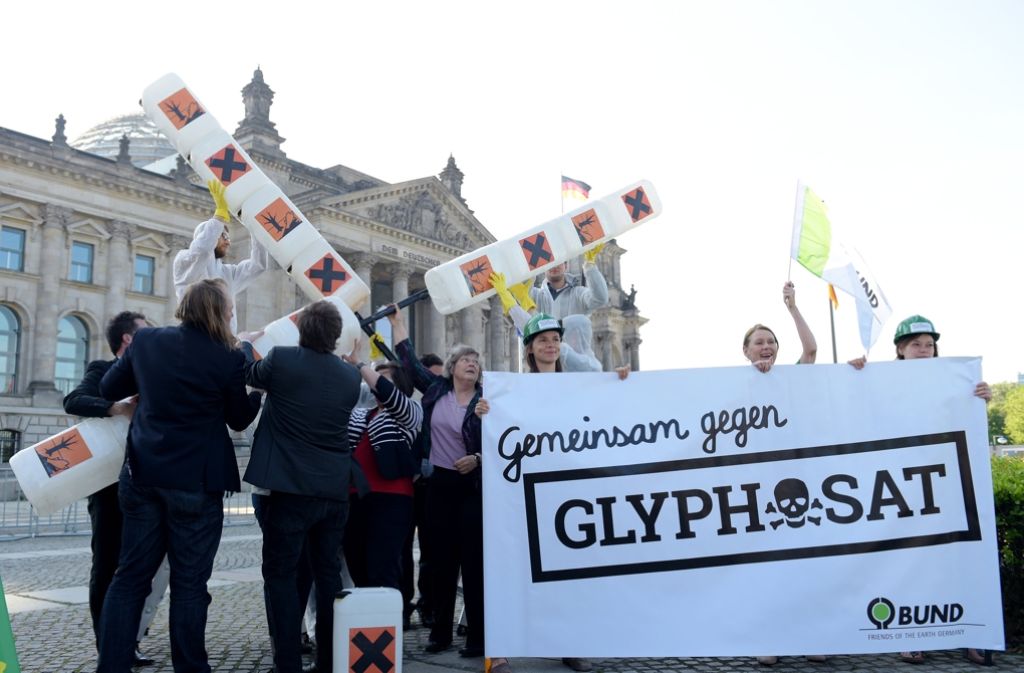Demonstranten wollen die Zulassung von Glyphosat stoppen. Foto: dpa