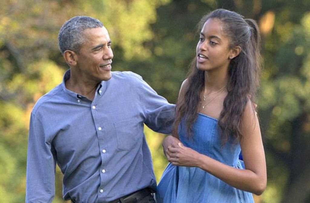 August 2015: Der US-Präsident und seine ältere Tochter Malia im Garten des Weißen Hauses.