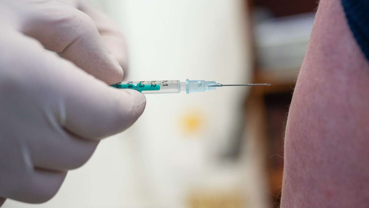 Fast die halbe Bevölkerung mindestens einmal geimpft: Impfen gegen Corona