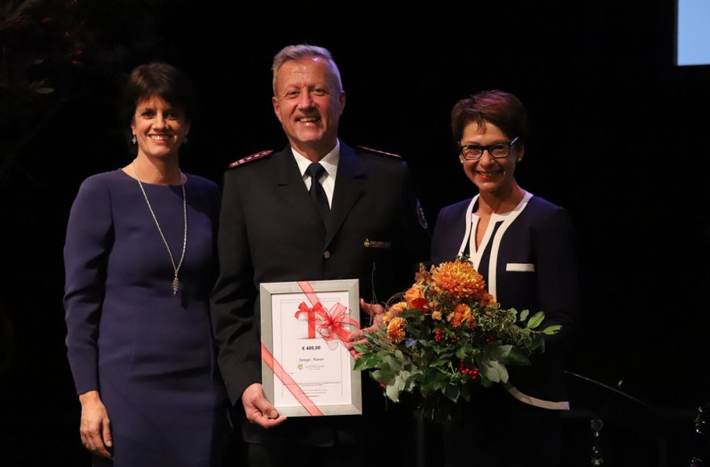Oberbürgermeisterin Gabriele Zull, Rainer Seeger und Martina Edel.
