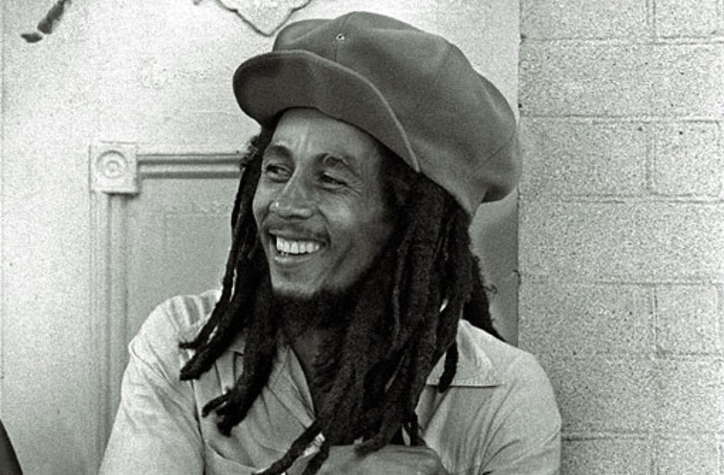 Ende der 60er Jahre wird man auch außerhalb Jamaikas auf Bob Marley and The Wailers aufmerksam: Der junge Familienvater - seit 1966 ist Marley mit der Sängerin Rita Anderson - bricht zu ersten kleineren Toruneen in den USA und Großbritannien auf.