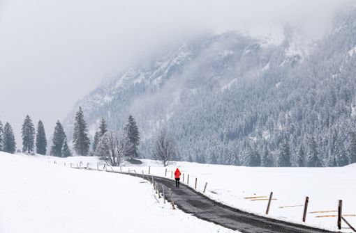 Auch in Oberstdorf, nicht weit vom Kleinwalsertal entfernt, liegt noch Schnee. Foto: dpa/Jan Eifert