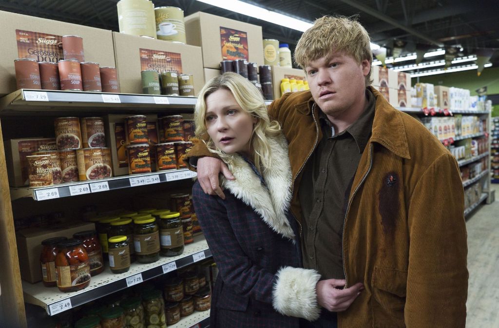 In der zweiten Staffel von „Fargo“ hat es die Friseurin Peggy (gespielt von Kirsten Dunst) bedingt durch einen tödlichen Unfall plötzlich mit einer Mafia-Familie zu tun.