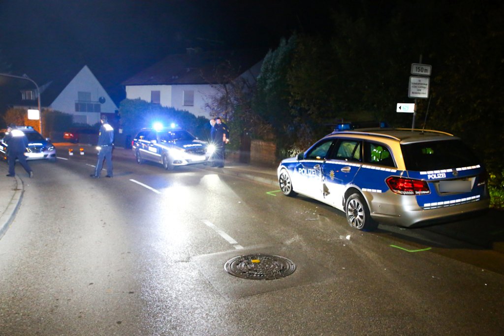 Auf der Flucht vor der Polizei rammt ein 30-Jähriger am Sonntag in Weinstadt-Beutelsbach einen Streifenwagen.