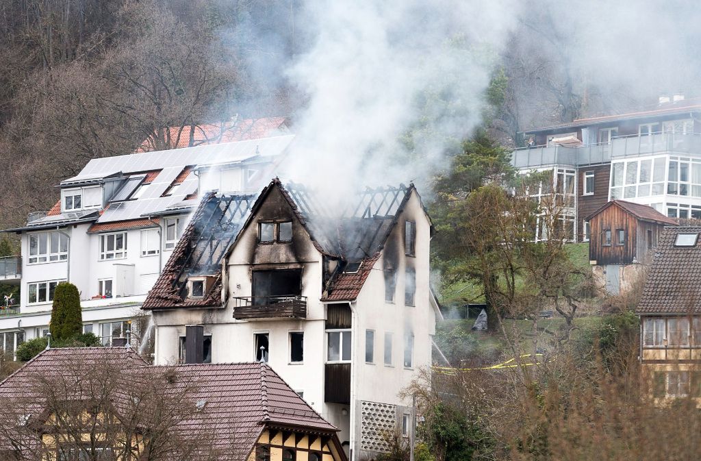 Bei einer eskalierten Zwangsräumung in Tübingen ist der Bewohner des Hauses tödlich verunglückt.