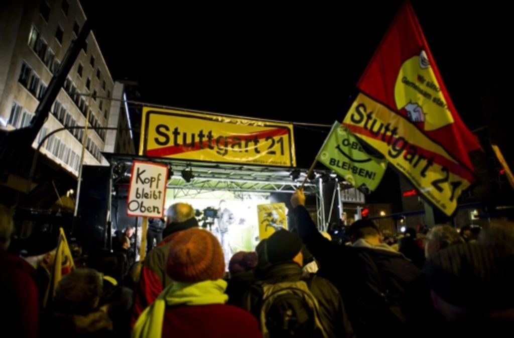 Zuvor hatte die Stadt Stuttgart versucht, den Parkschützern für die Demo einen anderen Ort zuzuweisen.