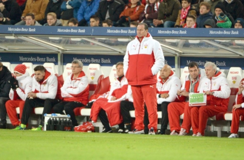 "Das kannst du nicht akzeptieren, das werde ich nicht akzeptieren." VfB Stuttgarts Trainer Huub Stevens warf seiner Mannschaft beim 0:0 gegen den SC Paderborn mangelnde Aggressivität vor.