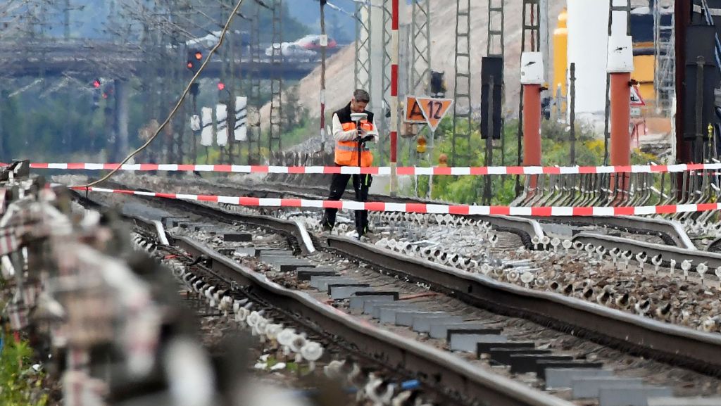 Sperrung der Rheintalstrecke: Von der Schiene auf die Straße
