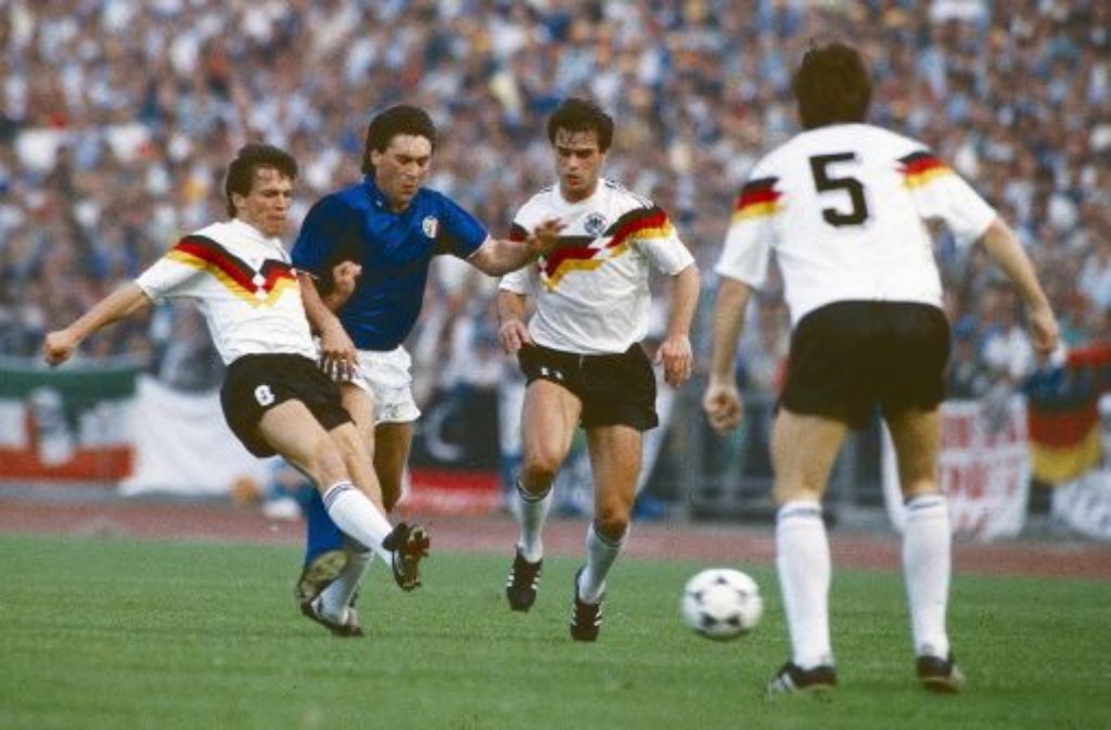 ... der EM 1988 in Düsseldorf - beim 1:1 trafen Roberto Mancini und Andreas Brehme - wie auch bei der EM 1996 (0:0) in Manchester gab es keinen Sieger. Bei der ...